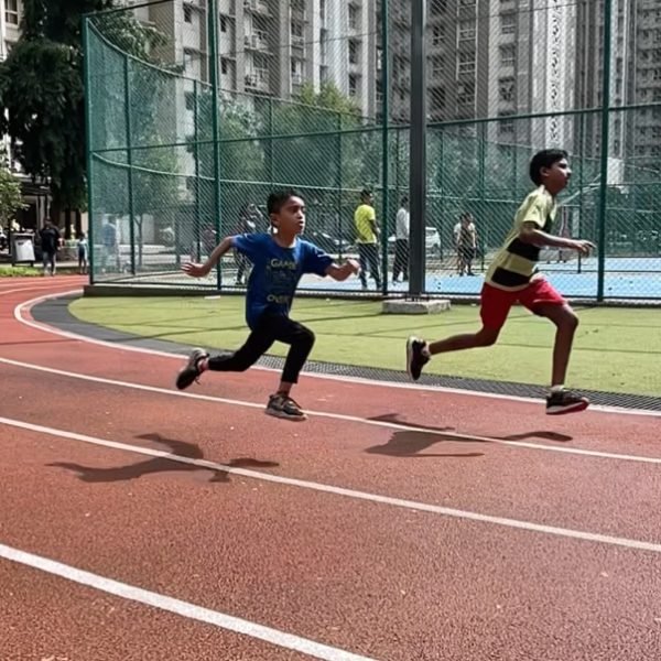 Athletes during the main workout phase of a Elite Junior Athletes session at VHR Sports
