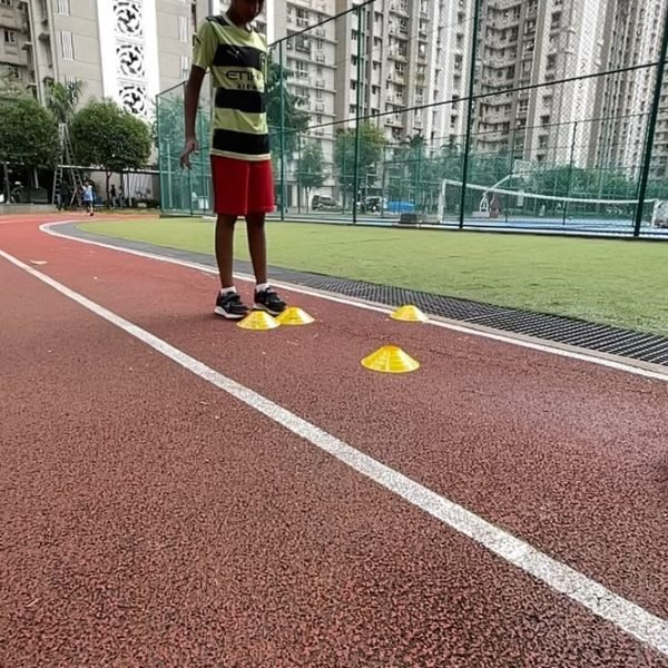 Athletes during the coaching & form phase of a Performance Plus session at VHR Sports