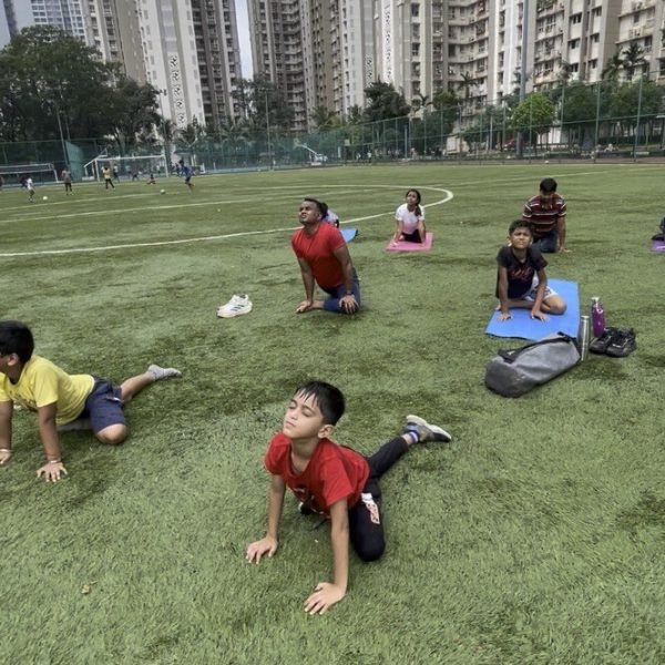 A group yoga and flexibility session at VHR Sports